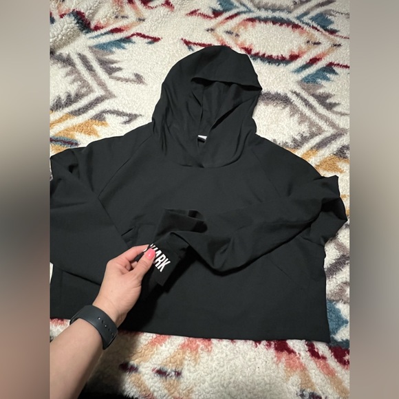 GymShark BLK Windbreaker - Picture 4 of 9